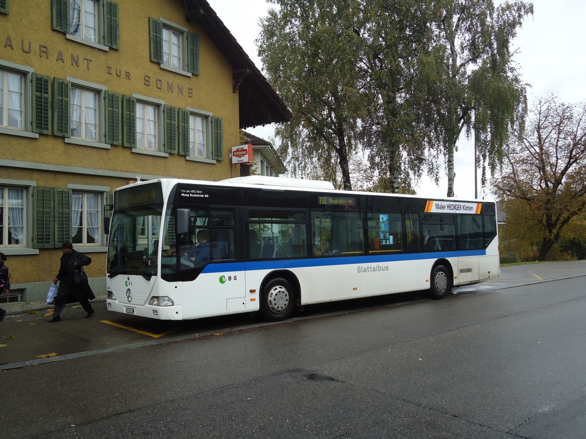 (130'779) - Maag, Kloten - Nr. 30/ZH 590'930 - Mercedes am 24. Oktober 2010 in Kloten, EvoBus