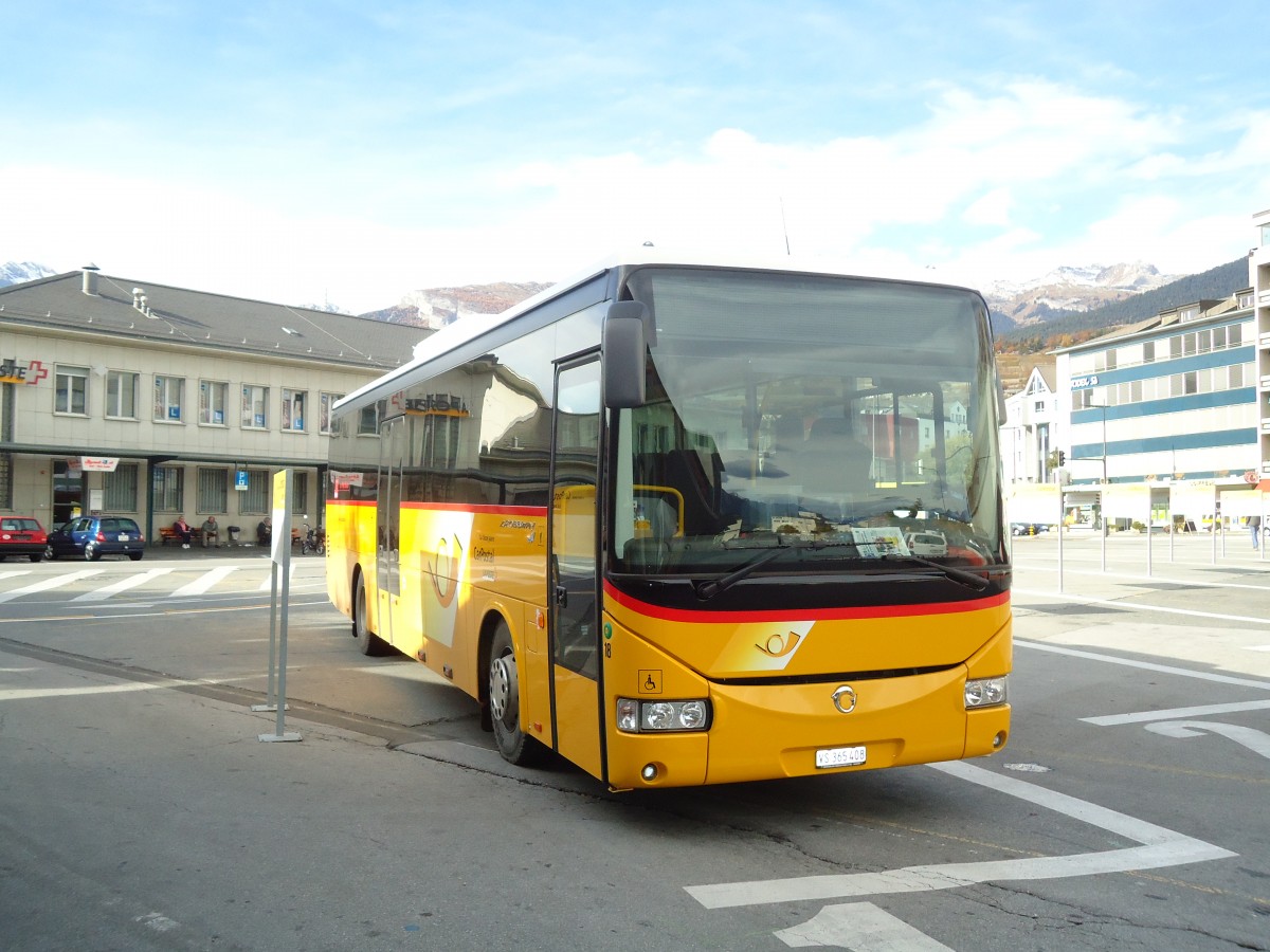 (130'862) - PostAuto Wallis - Nr. 18/VS 365'408 - Irisbus am 1. November 2010 beim Bahnhof Sion