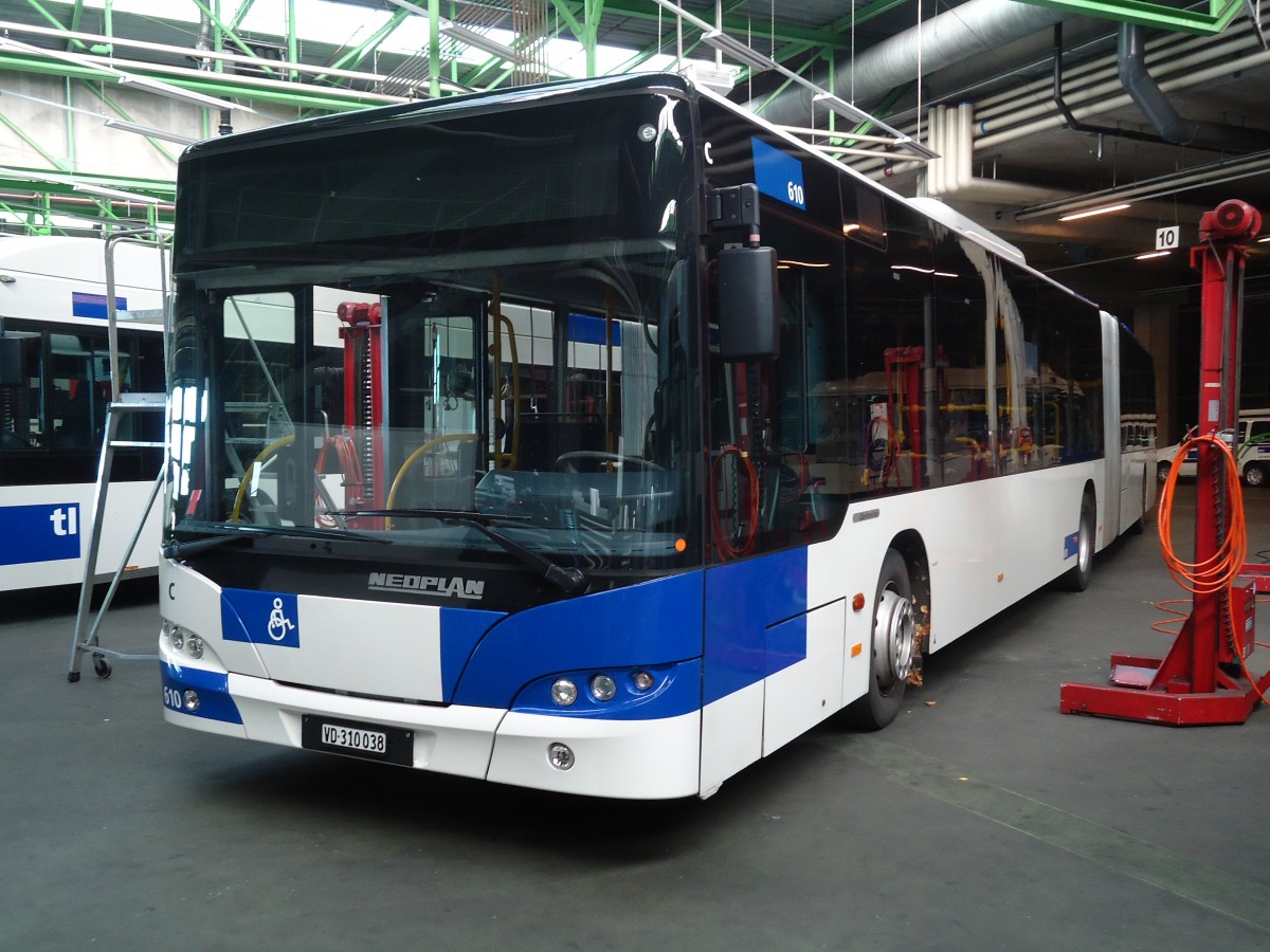 (130'914) - TL Lausanne - Nr. 610/VD 310'038 - Neoplan am 13. November 2010 in Lausanne, Dpt Prlaz