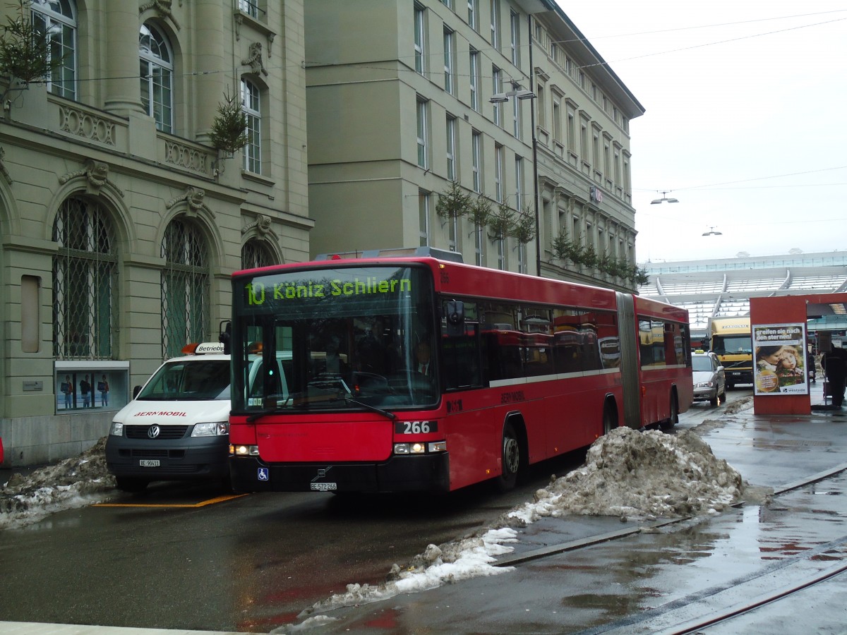 (131'363) - Bernmobil, Bern - Nr. 266/BE 572'266 - Volvo/Hess am 7. Dezember 2010 beim Bahnhof Bern