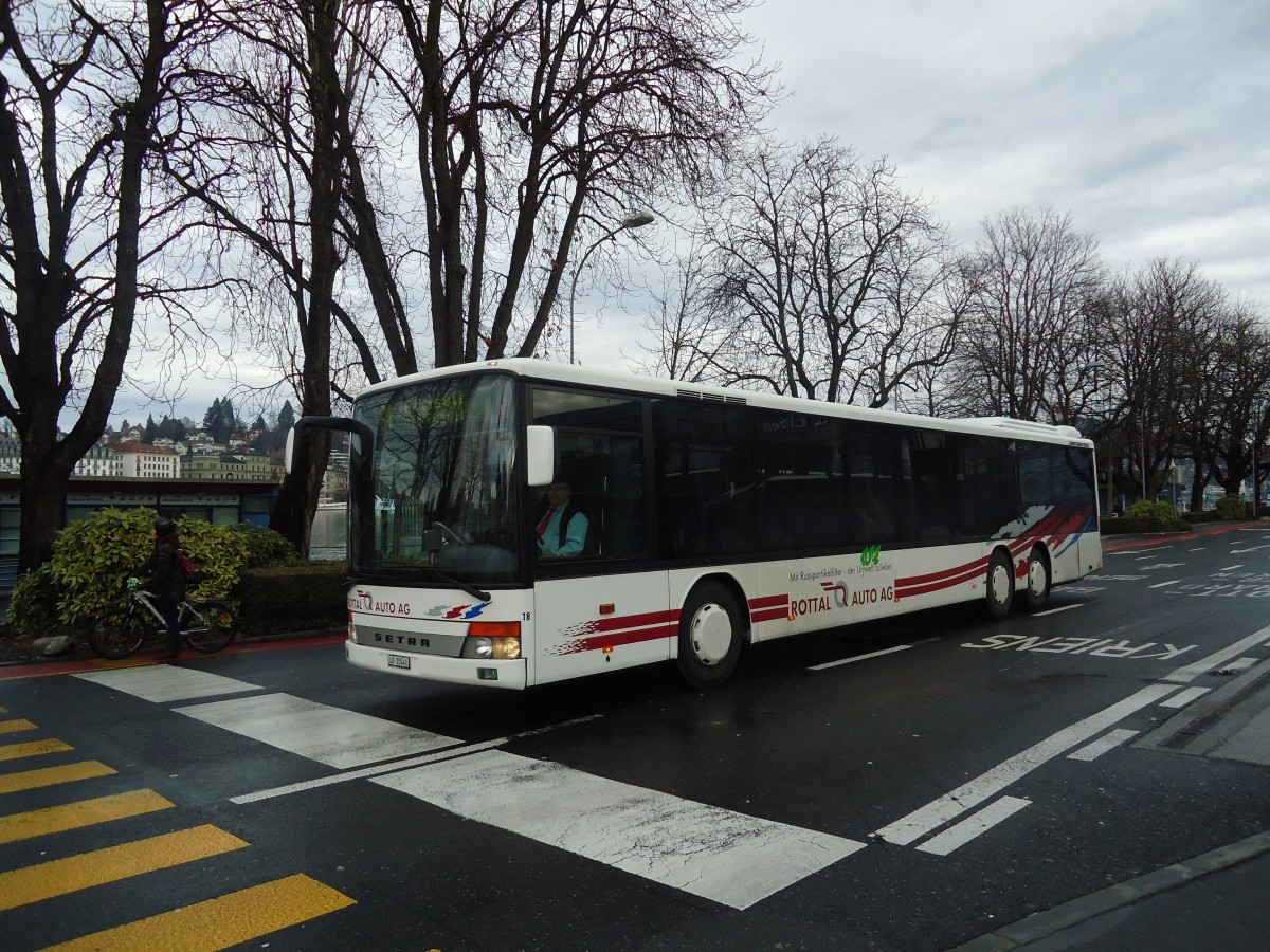 (131'463) - ARAG Ruswil - Nr. 18/LU 15'541 - Setra am 8. Dezember 2010 beim Bahnhof Luzern