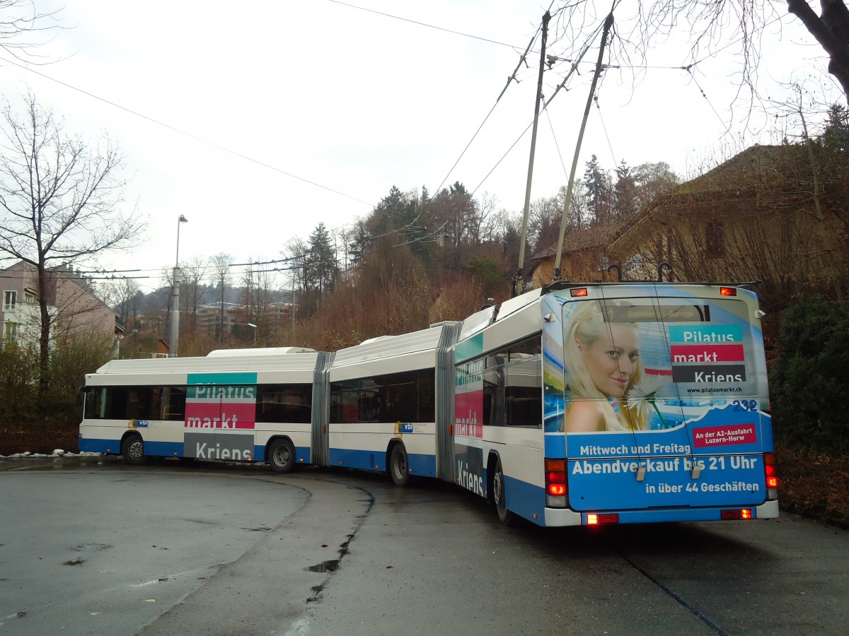 (131'474) - VBL Luzern - Nr. 232 - Hess/Hess Doppelgelenktrolleybus am 8. Dezember 2010 in Luzern, Maihof