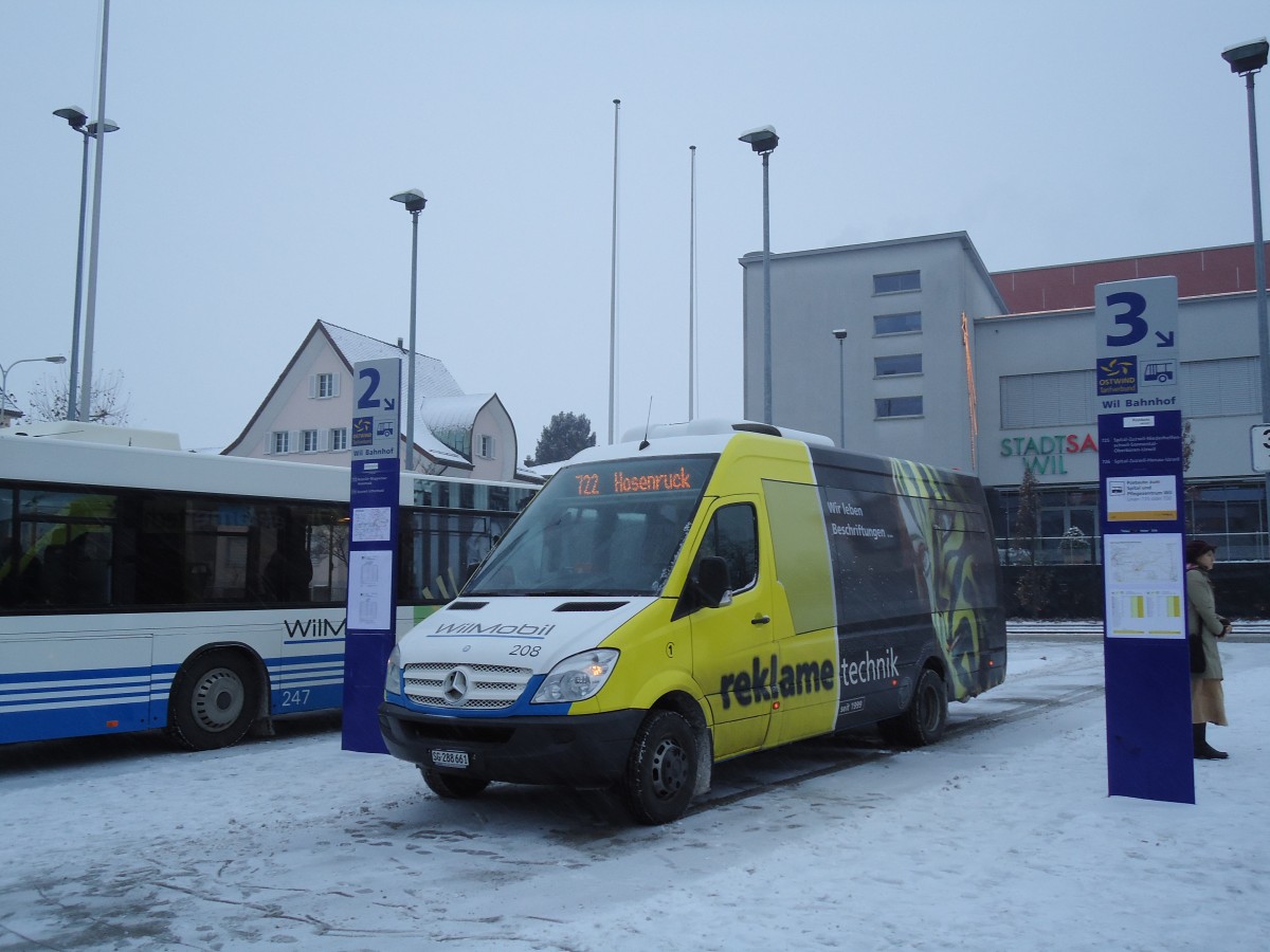 (131'598) - WilMobil, Wil Nr. 208/SG 288'661 - Mercedes am 15. Dezember 2010 beim Bahnhof Wil