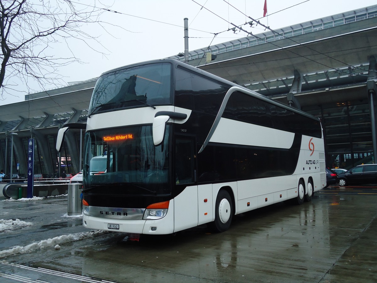 (131'754) - AAGU Altdorf - Nr. 60/UR 9142 - Setra am 29. Dezember 2010 beim Bahnhof Luzern