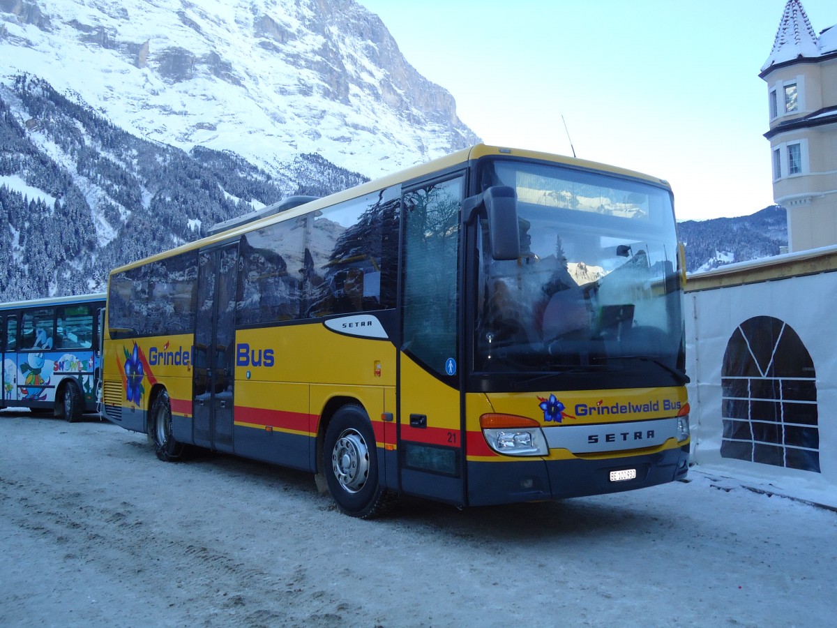 (131'851) - AVG Grindelwald - Nr. 21/BE 100'930 - Setra am 31. Dezember 2010 beim Bahnhof Grindelwald