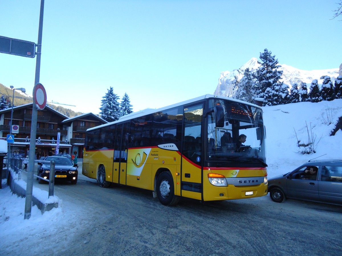 (131'881) - AVG Meiringen - Nr. 65/BE 401'465 - Setra am 31. Dezember 2010 beim Bahnhof Grindelwald