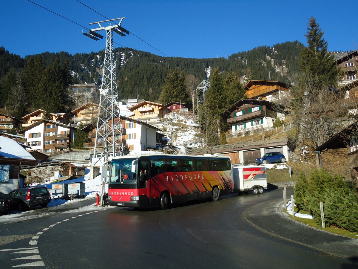 (132'042) - Hardegger, Birsfelden - BL 7768 - Mercedes am 8. Januar 2011 in Adelboden, Mineralquelle