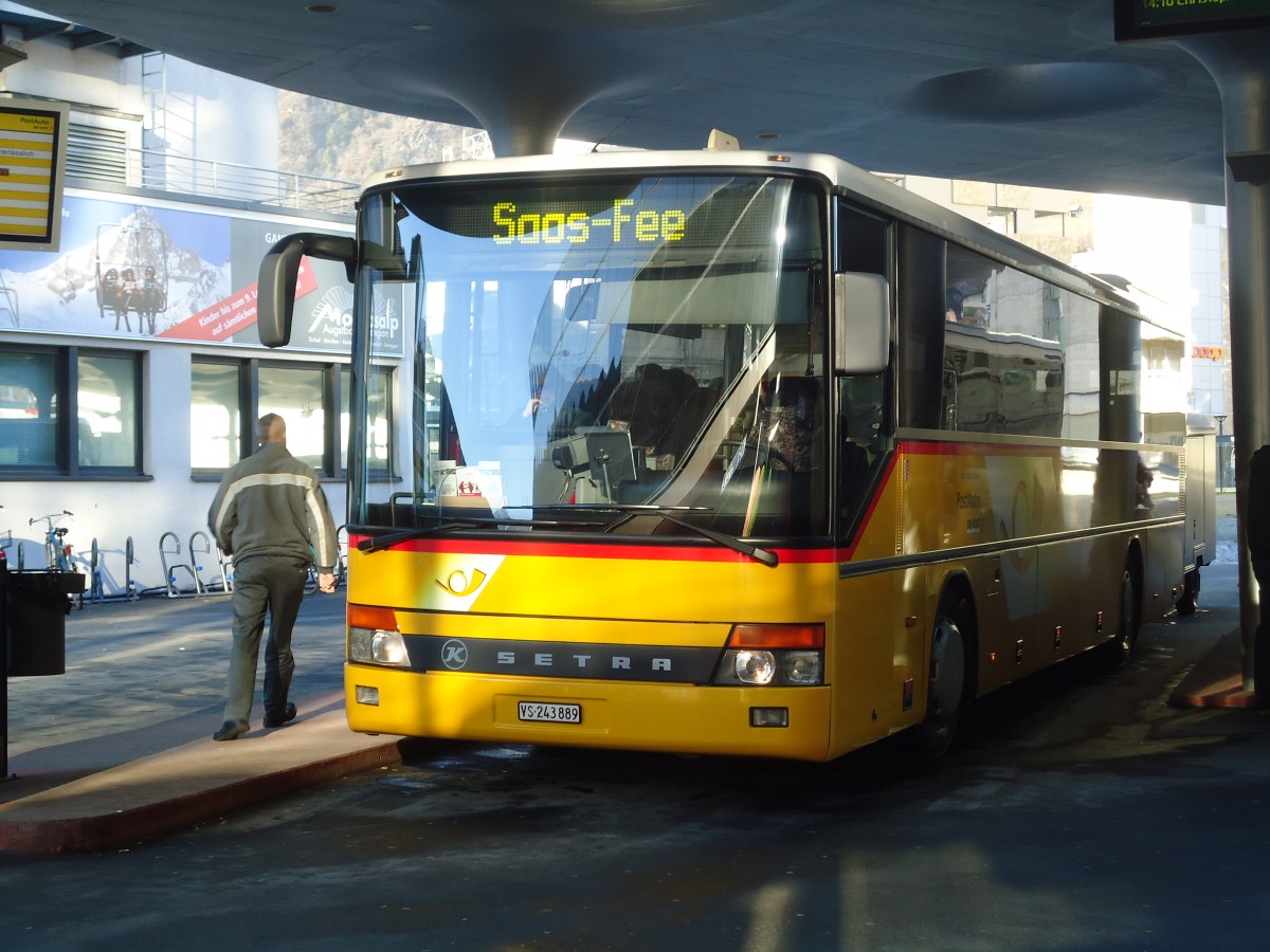 (132'339) - PostAuto Wallis - VS 243'889 - Setra (ex P 26'028) am 16. Januar 2011 beim Bahnhof Visp