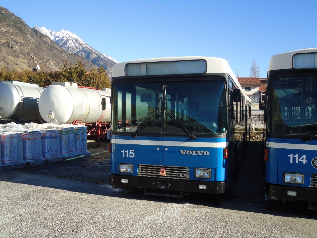 (132'364) - Ruffiner, Turtmann - Nr. 115 - Volvo/R&J (ex VBL Luzern Nr. 115) am 16. Januar 2011 in Turtmann, Garage Ruffiner