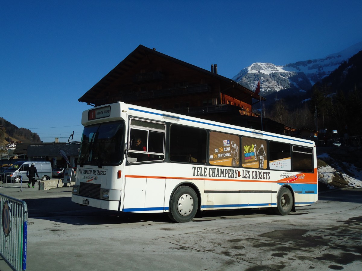 (132'387) - TPC Aigle - VS 324'539 - Volvo am 22. Januar 2011 beim Bahnhof Champry