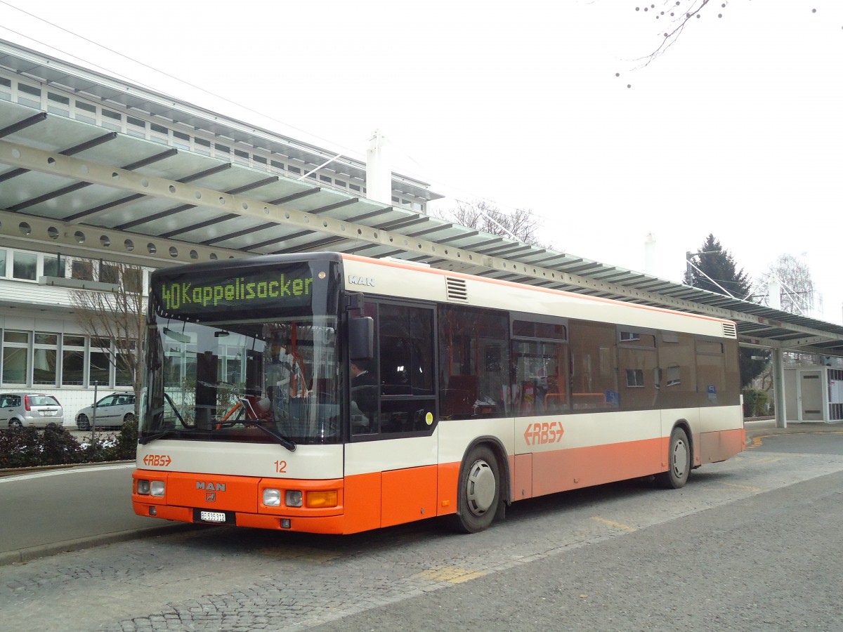 (132'424) - RBS Worblaufen - Nr. 12/BE 535'312 - MAN am 24. Januar 2011 beim Bahnhof Papiermhle