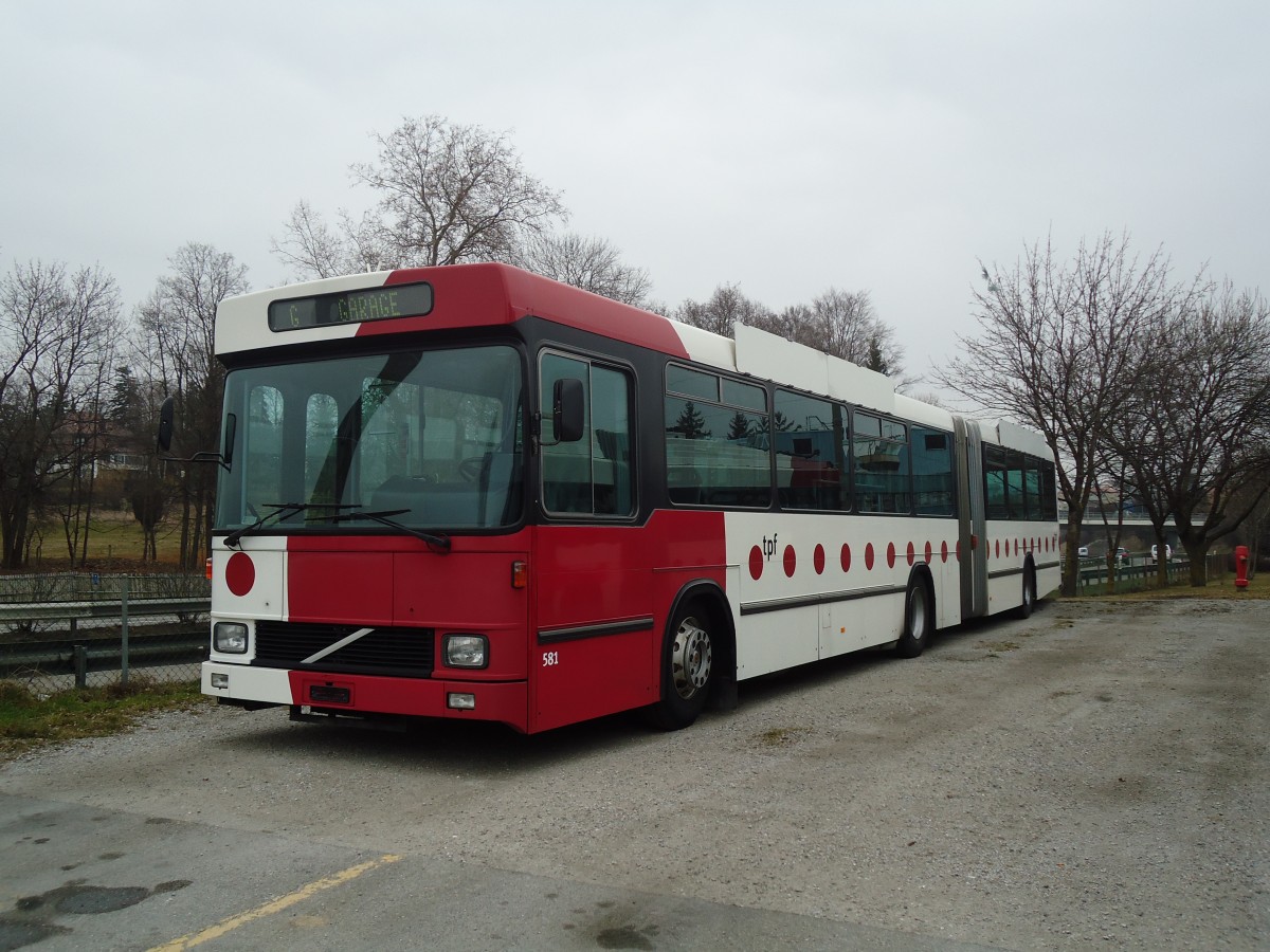 (132'713) - TPF Fribourg - Nr. 581 - Volvo/Hess (ex TF Fribourg Nr. 181) am 7. Mrz 2011 in Fribourg, Garage