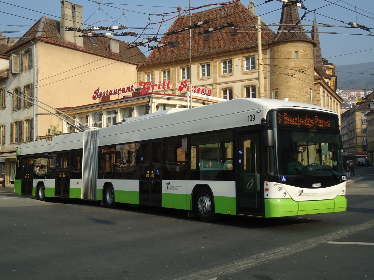 (132'738) - TN Neuchtel - Nr. 139 - Hess/Hess Gelenktrolleybus am 8. Mrz 2011 in Neuchtel, Place Pury