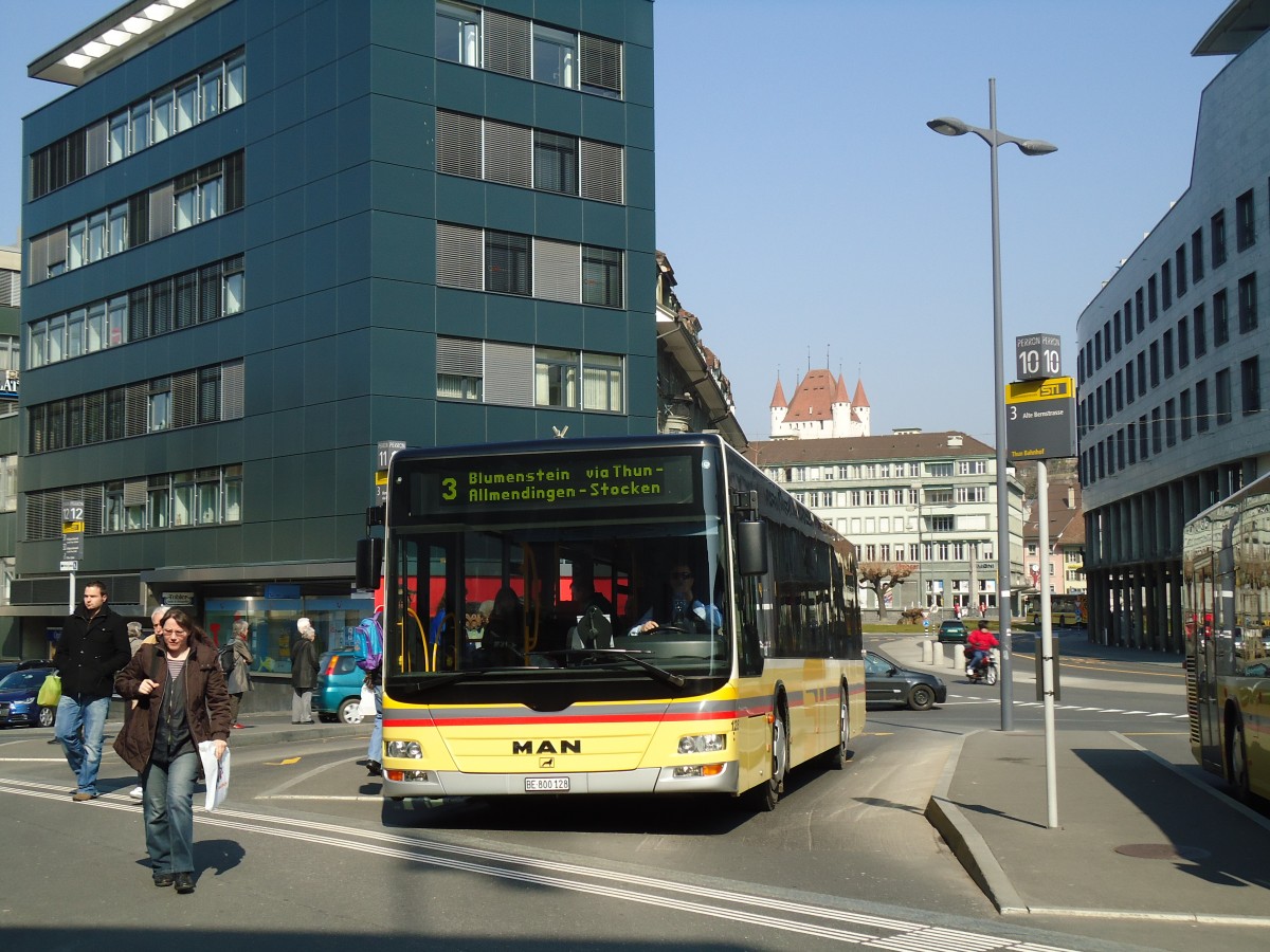 (132'769) - STI Thun - Nr. 128/BE 800'128 - MAN am 8. Mrz 2011 beim Bahnhof Thun