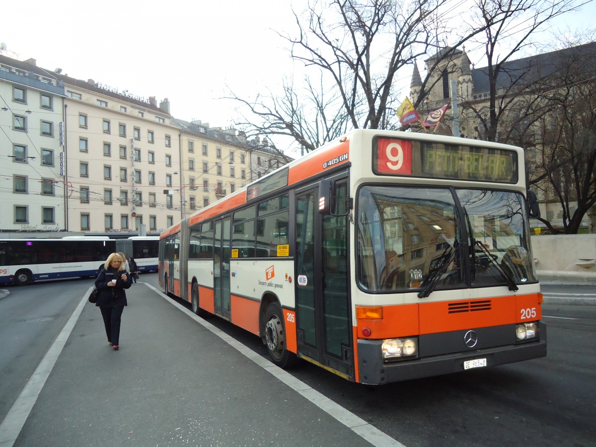 (132'796) - TPG Genve - Nr. 205/GE 96'548 - Mercedes am 10. Mrz 2011 beim Bahnhof Genve