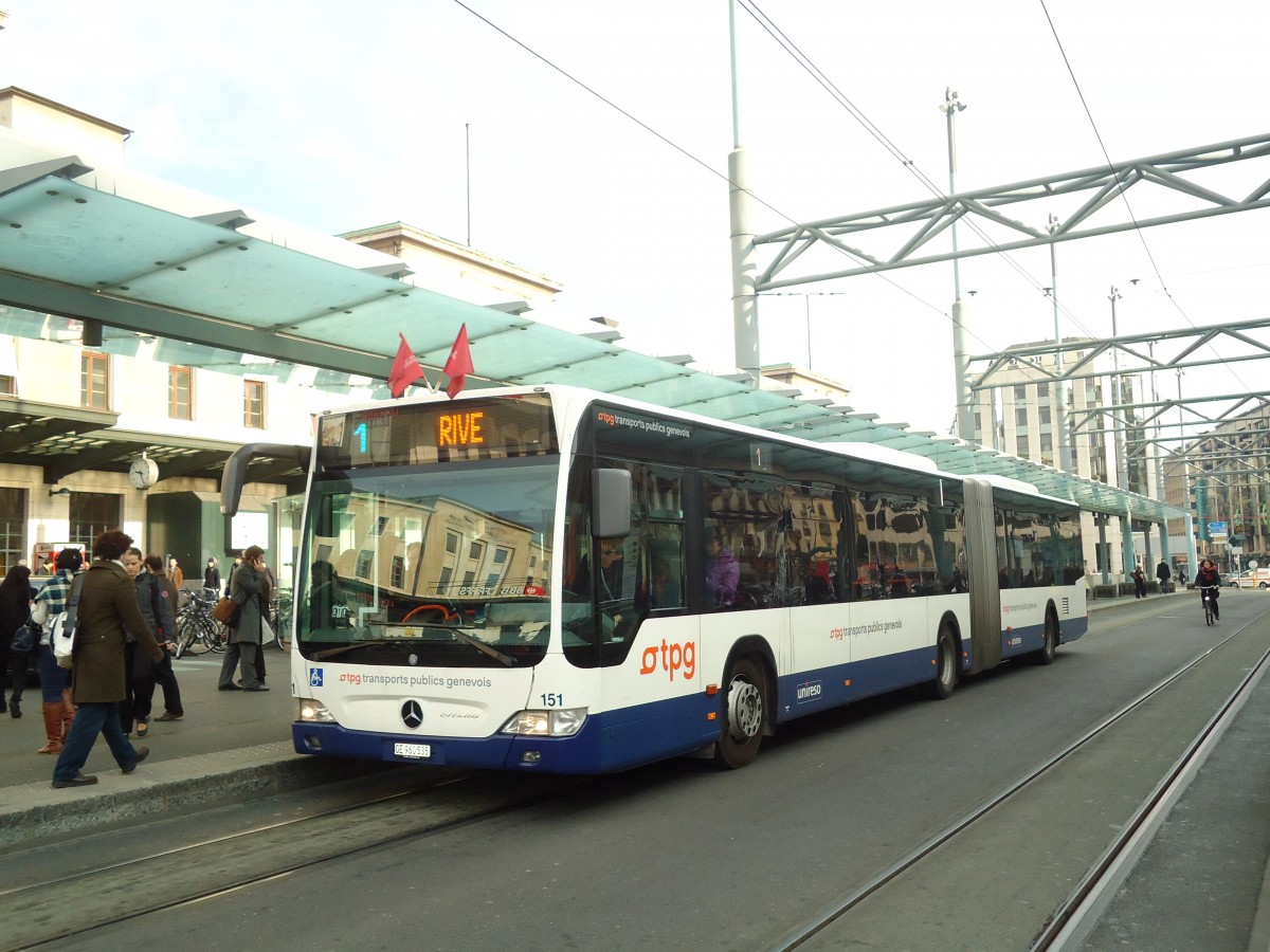 (132'815) - TPG Genve - Nr. 151/GE 960'535 - Mercedes am 10. Mrz 2011 beim Bahnhof Genve