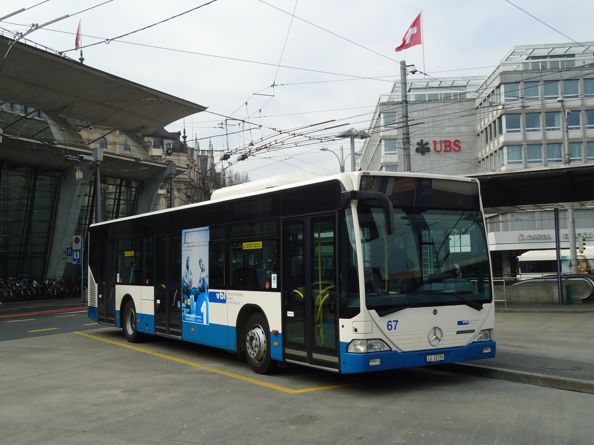 (132'982) - VBL Luzern - Nr. 67/LU 15'729 - Mercedes am 11. Mrz 2011 beim Bahnhof Luzern