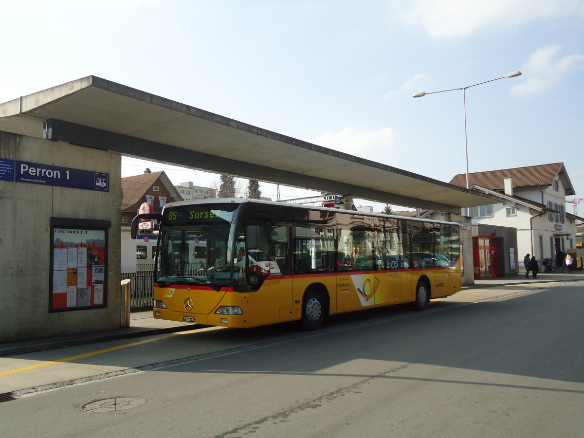 (133'053) - Hfliger, Sursee - Nr. 1/LU 197'101 - Mercedes (ex PostAuto Nordschweiz Nr. 1; ex P 25'233) am 11. Mrz 2011 beim Bahnhof Sursee