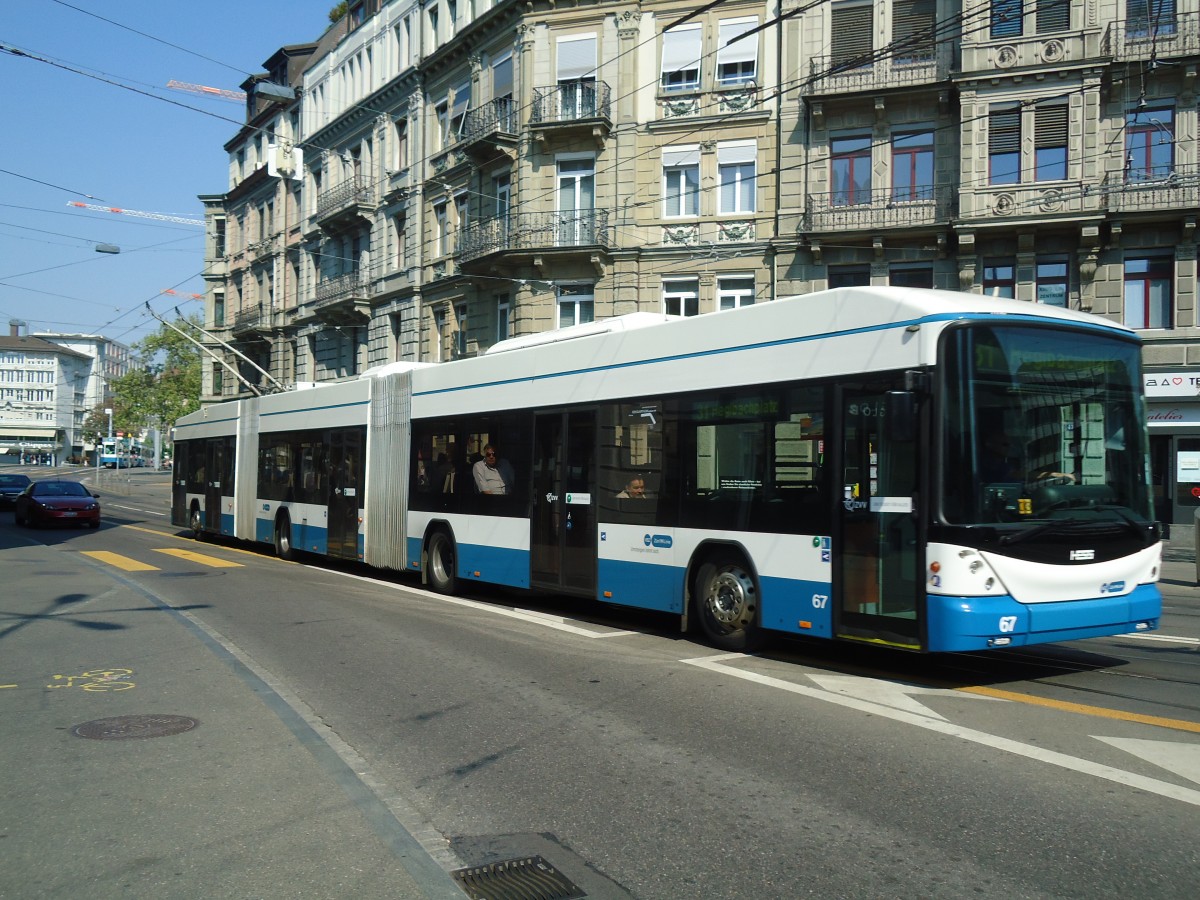 (133'413) - VBZ Zrich - Nr. 67 - Hess/Hess Doppelgelenktrolleybus am 25. April 2011 in Zrich, Lwenplatz