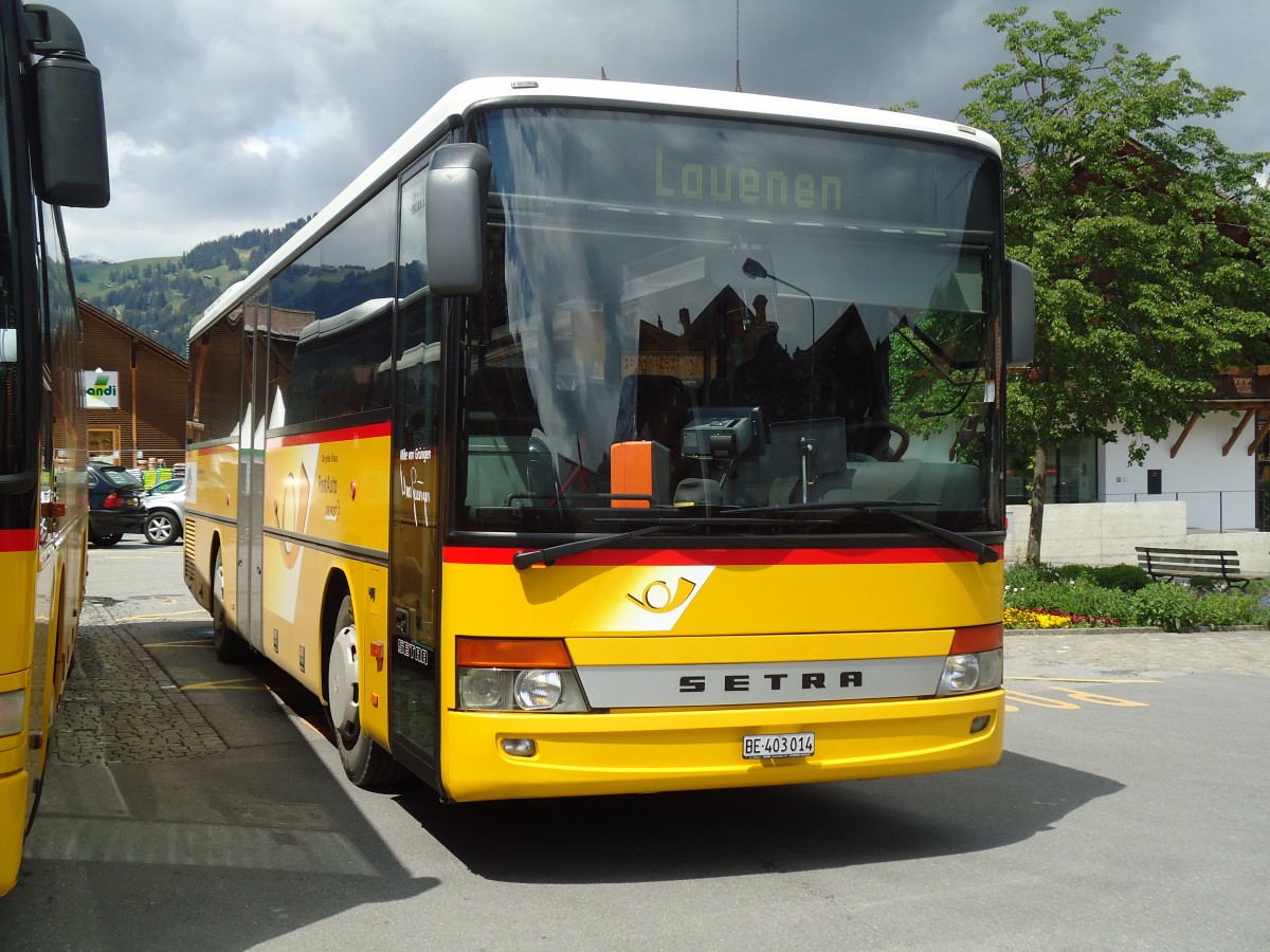 (133'665) - Kbli, Gstaad - BE 403'014 - Setra am 15. Mai 2011 beim Bahnhof Gstaad