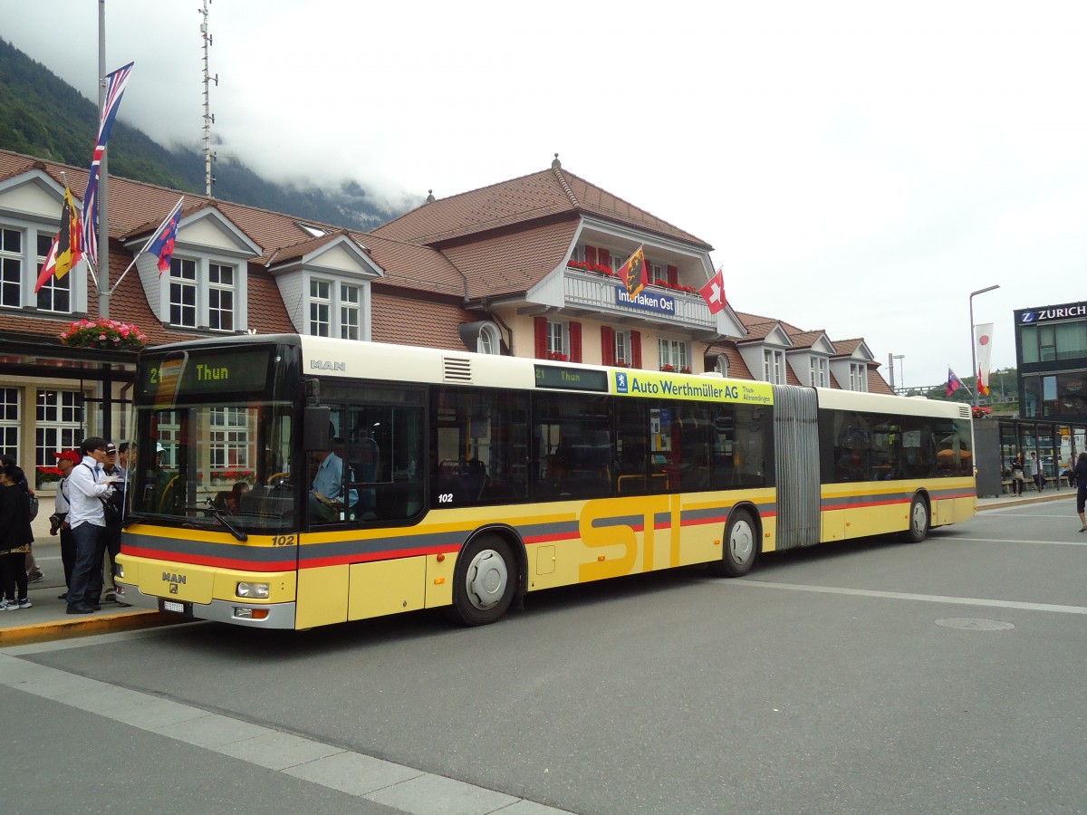 (134'171) - STI Thun - Nr. 102/BE 577'102 - MAN am 11. Juni 2011 beim Bahnhof Interlaken Ost