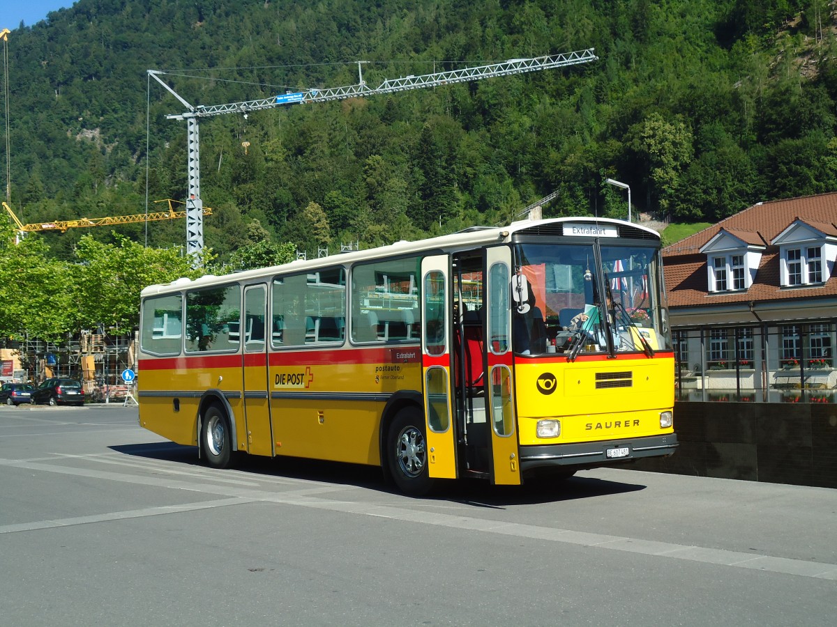 (134'656) - AVG Meiringen - Nr. 74/BE 607'481 - Saurer/R&J (ex P 24'357) am 3. Juli 2011 beim Bahnhof Interlaken Ost