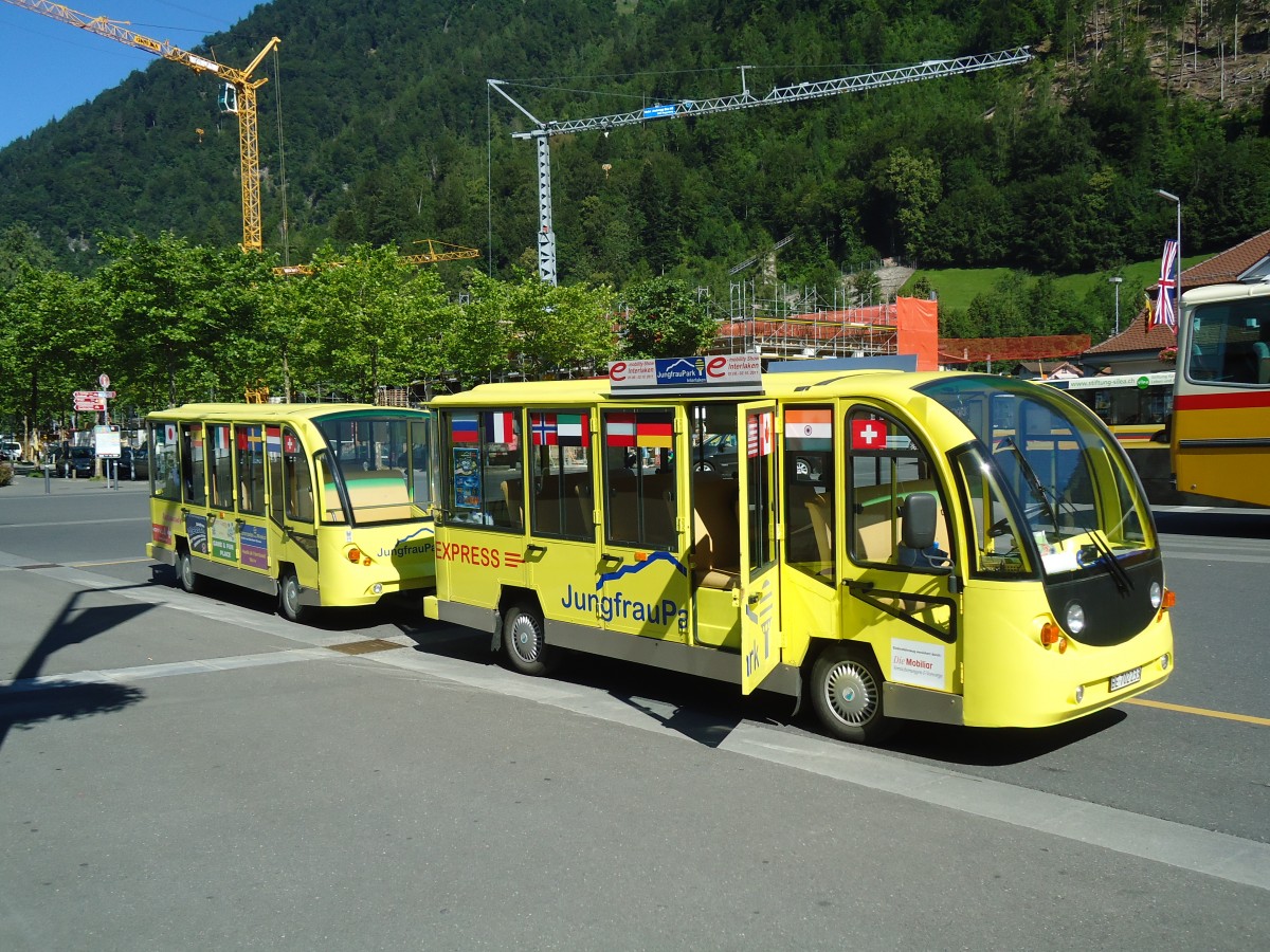 (134'669) - JungfrauPark, Matten - BE 702'233 - CMEC am 3. Juli 2011 beim Bahnhof Interlaken Ost