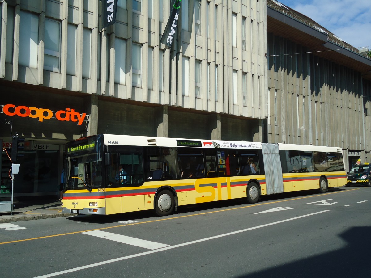 (134'833) - STI Thun - Nr. 106/BE 577'106 - MAN am 9. Juli 2011 in Thun, Marktgasse (prov. Haltestelle)