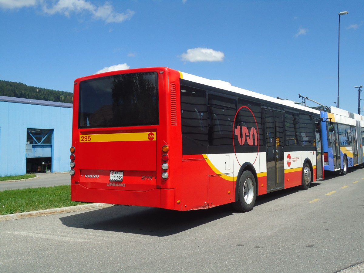 (134'999) - VR La Chaux-de-Fonds - Nr. 295/NE 113'295 - Volvo/Alfabuz am 11. Juli 2011 in La Chaux-de-Fonds, Dpt TC