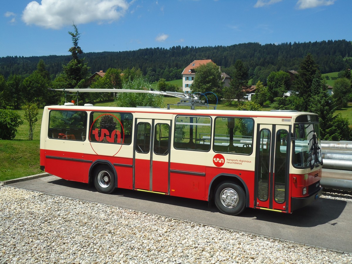 (135'002) - TC La Chaux-de-Fonds - Nr. 200/NE 543 - NAW/Hess Enteiser (ex VR La Chaux-de-Fonds Nr. 200) am 11. Juli 2011 in La Chaux-de-Fonds, Dpt