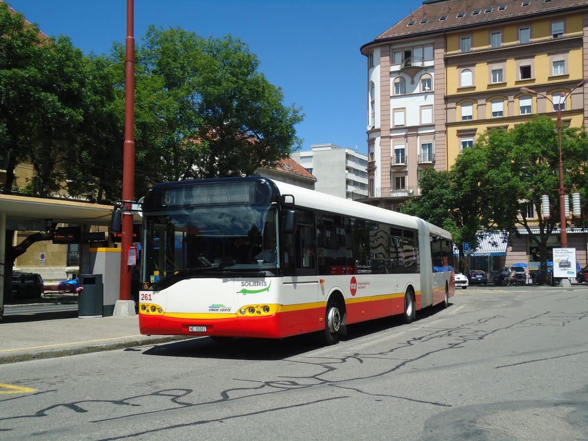 (135'012) - VR La Chaux-de-Fonds - Nr. 261/NE 20'261 - Solaris am 11. Juli 2011 beim Bahnhof La Chaux-de-Fonds