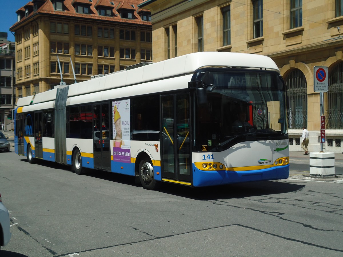 (135'016) - TC La Chaux-de-Fonds - Nr. 141 - Solaris Gelenktrolleybus am 11. Juli 2011 beim Bahnhof La Chaux-de-Fonds