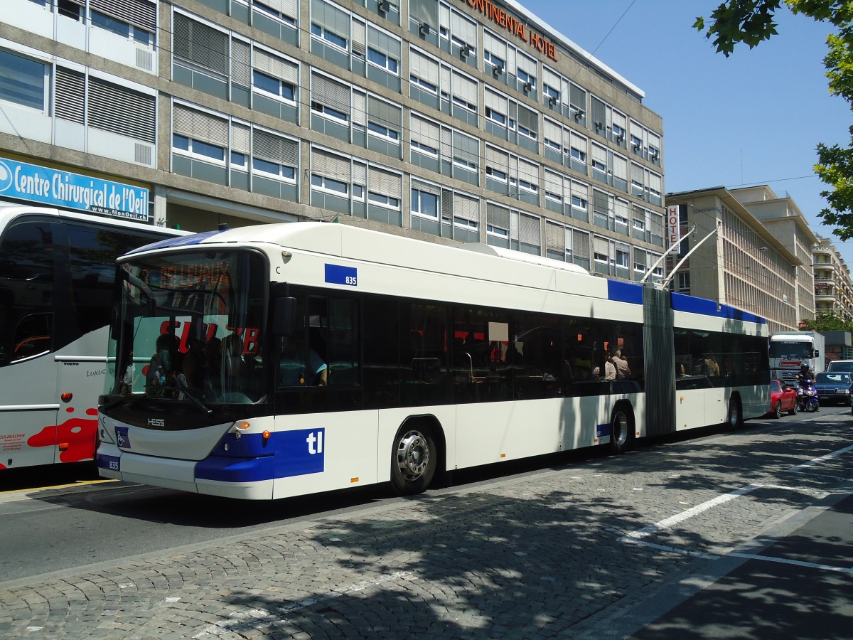 (135'116) - TL Lausanne - Nr. 835 - Hess/Hess Gelenktrolleybus am 12. Juli 2011 beim Bahnhof Lausanne