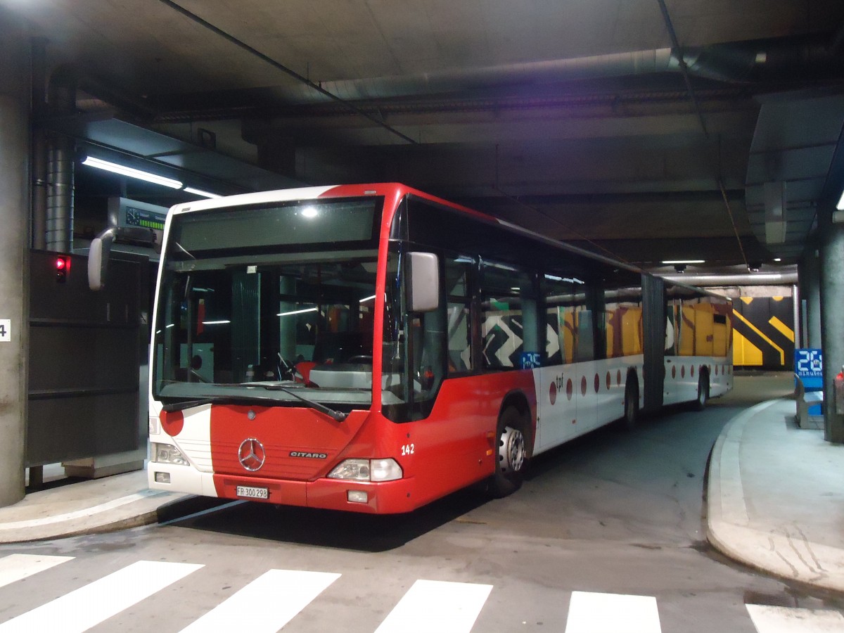 (135'129) - TPF Fribourg - Nr. 142/FR 300'298 - Mercedes am 12. Juli 2011 in Fribourg, Busbahnhof