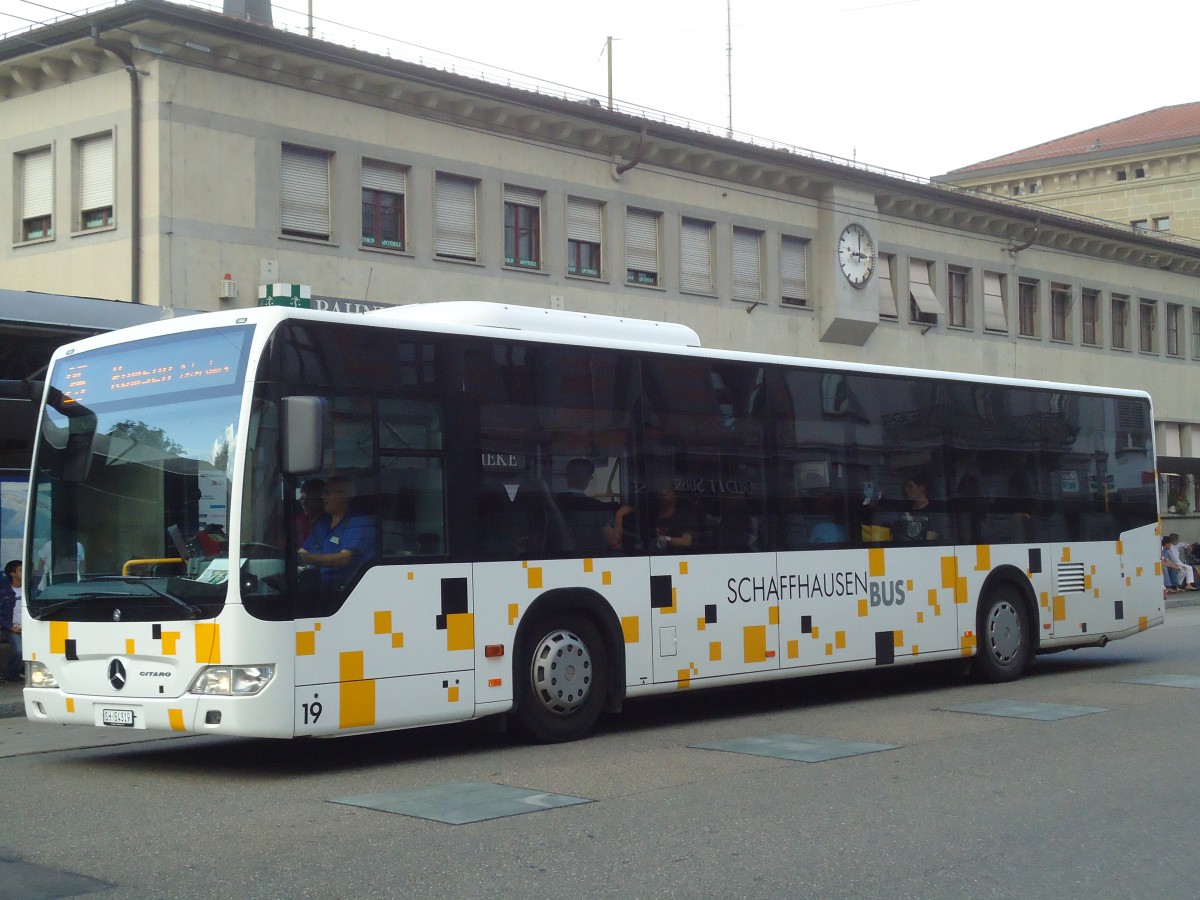 (135'951) - SB Schaffhausen - Nr. 19/SH 54'319 - Mercedes am 14. September 2011 beim Bahnhof Schaffhausen