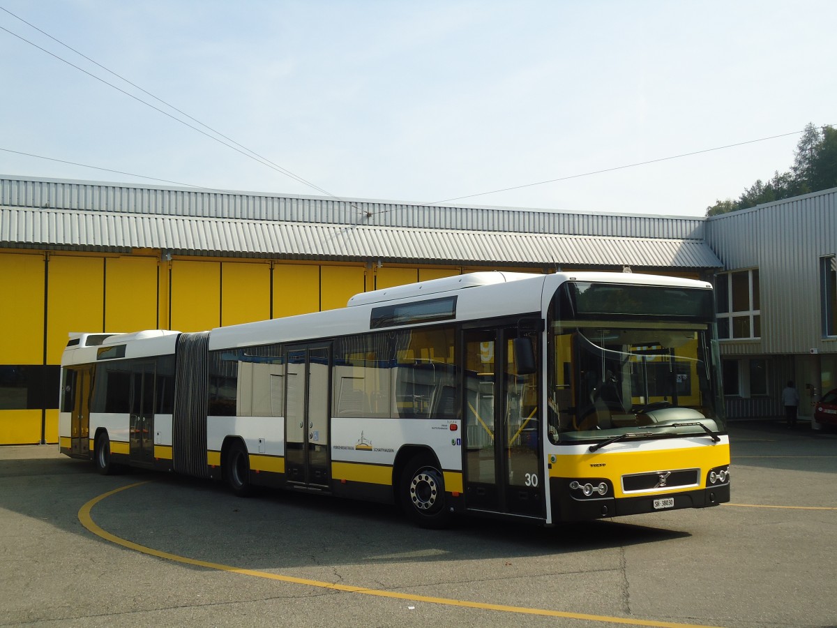 (136'079) - VBSH Schaffhausen - Nr. 30/SH 38'030 - Volvo am 25. September 2011 in Schaffhausen, Busdepot