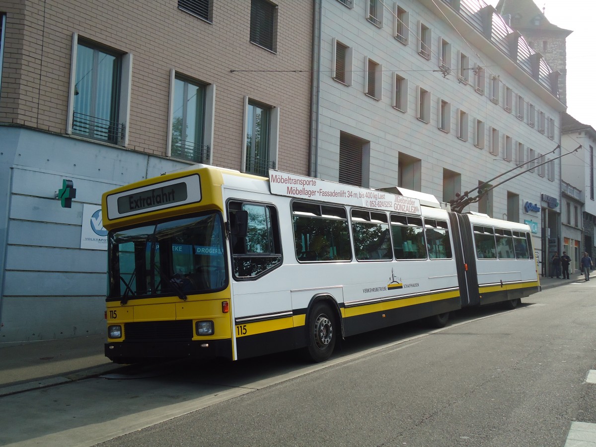 (136'202) - VBSH Schaffhausen - Nr. 115 - NAW/Hess Gelenktrolleybus am 25. September 2011 beim Bahnhof Schaffhausen