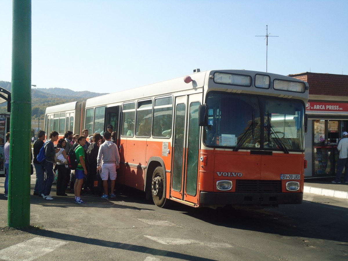 (136'485) - ??? - BV 09 UIG - Volvo/R&J (ex TPG Genve/CH Nr. 163) am 5. Oktober 2011 in Brasov, Roman