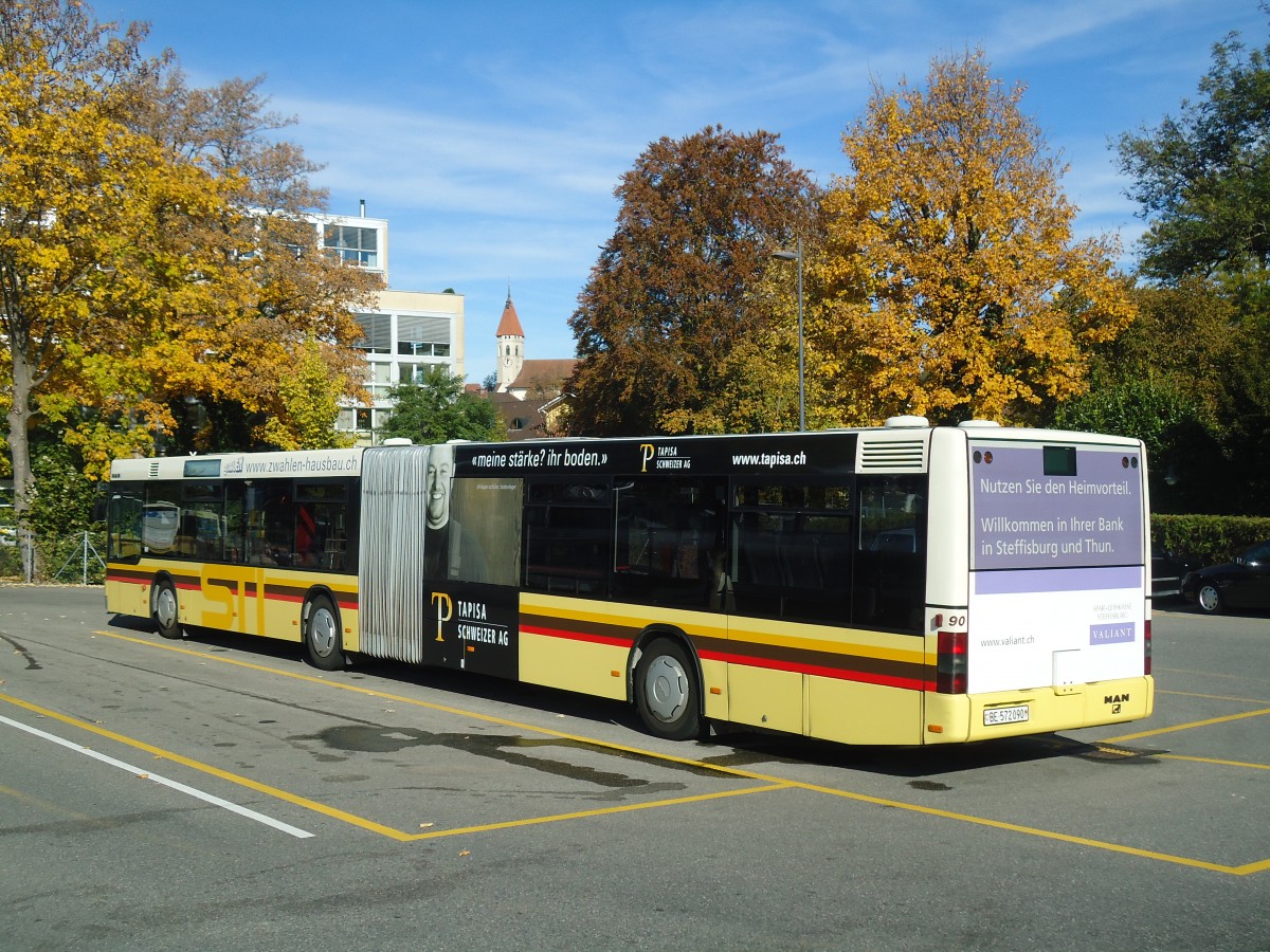 (136'663) - STI Thun - Nr. 90/BE 572'090 - MAN am 29. Oktober 2011 bei der Schifflndte Thun