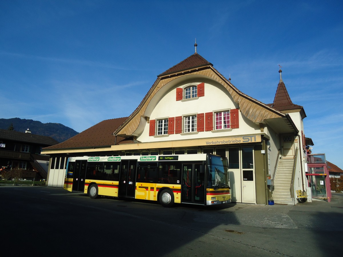 (136'827) - STI Thun - Nr. 91/BE 572'091 - MAN am 22. November 2011 in Blumenstein, Garage