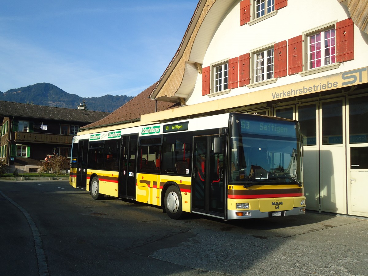 (136'828) - STI Thun - Nr. 91/BE 572'091 - MAN am 22. November 2011 in Blumenstein, Garage