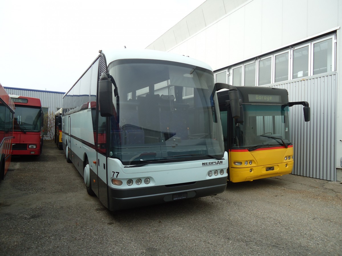 (137'017) - Dupraz, Genve - Nr. 77 - Neoplan am 26. November 2011 in Biel, Rattinbus