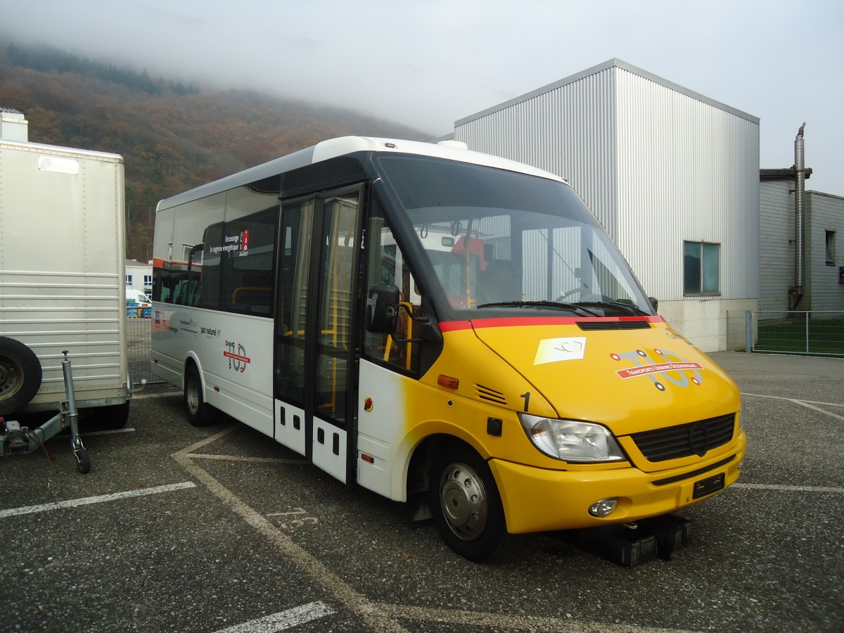 (137'036) - CarPostal Ouest - Nr. 1 - Mercedes am 26. November 2011 in Biel, Rattinbus