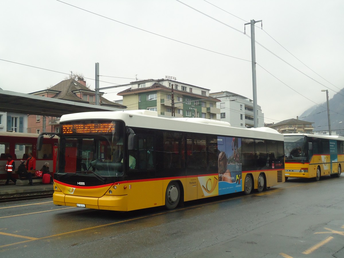 (137'089) - In Albon, Visp - VS 32'092 - Scania/Hess am 4. Dezember 2011 beim Bahnhof Brig