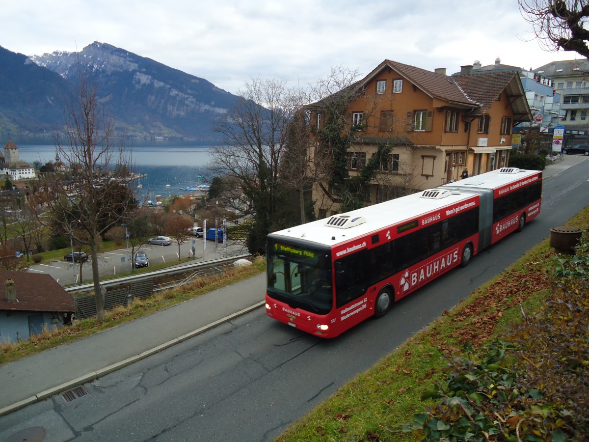 (137'128) - STI Thun - Nr. 122/BE 700'122 - MAN am 11. Dezember 2011 in Spiez, Seestrasse