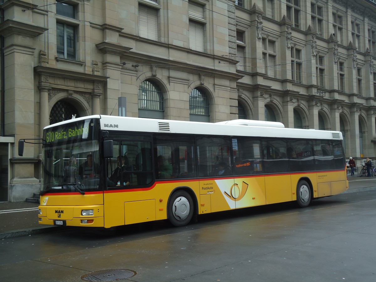 (137'206) - Moser, Flaach - Nr. 132/ZH 51'394 - MAN (ex Nr. 3; ex Nr. 2) am 14. Dezember 2011 beim Hauptbahnhof Winterthur