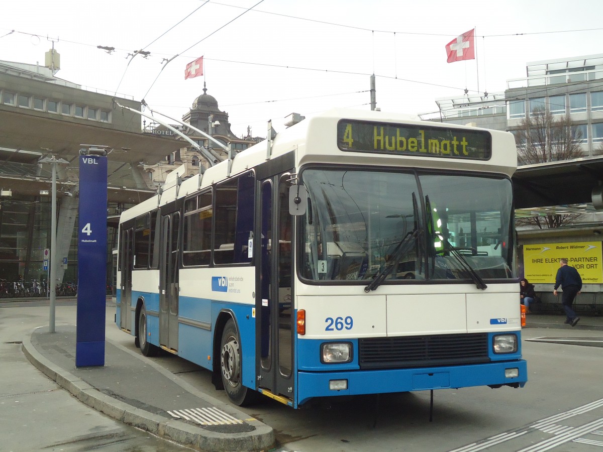 (137'361) - VBL Luzern - Nr. 269 - NAW/R&J-Hess Trolleybus am 2. Januar 2012 beim Bahnhof Luzern