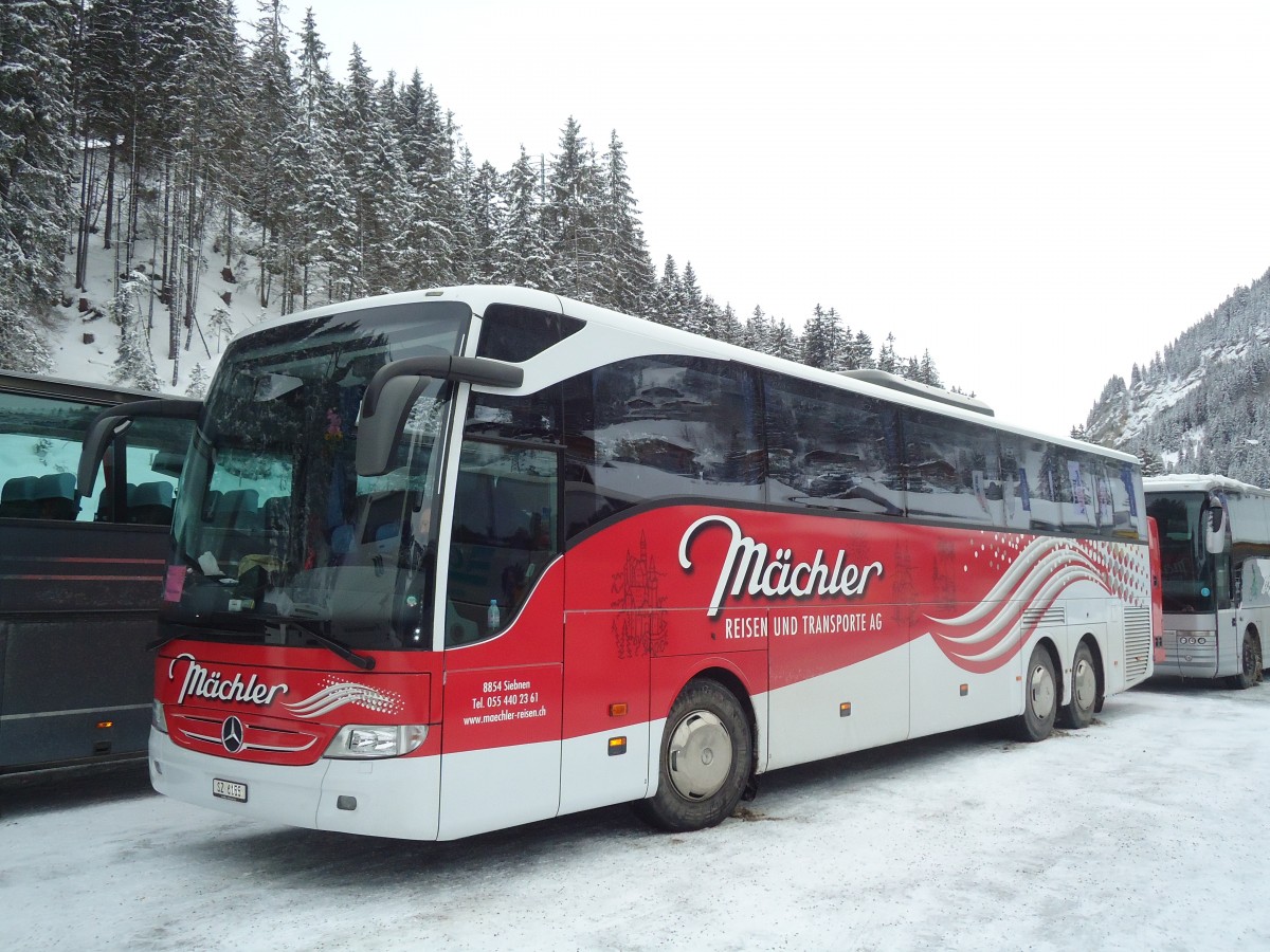 (137'416) - Mchler, Siebnen - SZ 6155 - Mercedes am 7. Januar 2012 in Adelboden, ASB