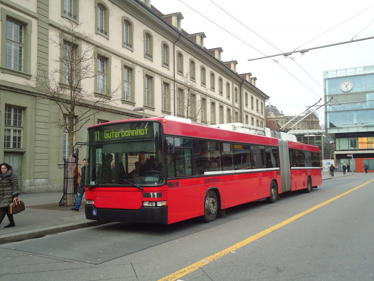 (137'582) - Bernmobil, Bern - Nr. 11 - NAW/Hess Gelenktrolleybus am 9. Januar 2012 beim Bahnhof Bern