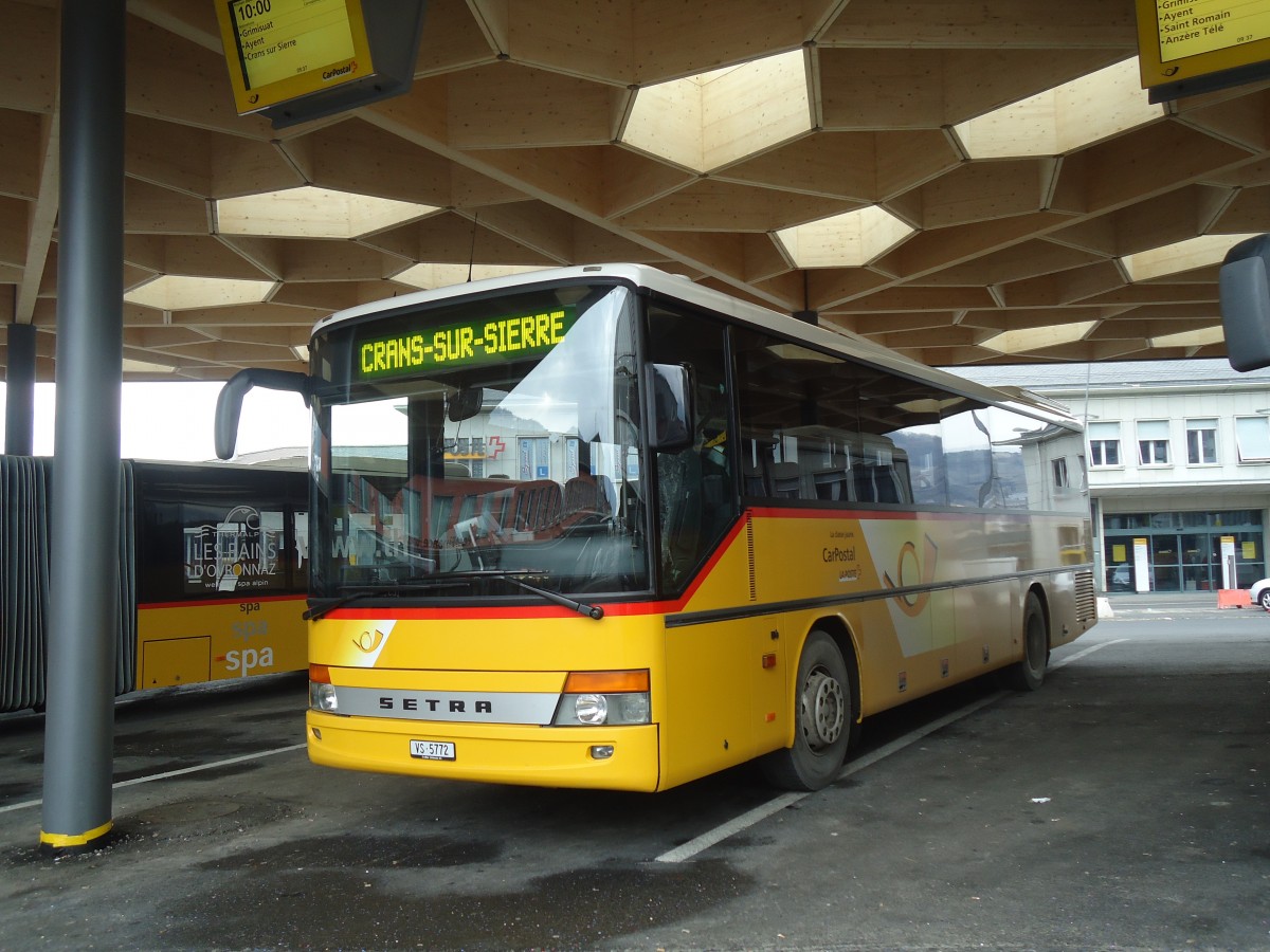 (137'733) - Mabillard, Lens - VS 5772 - Setra am 19. Februar 2012 beim Bahnhof Sion